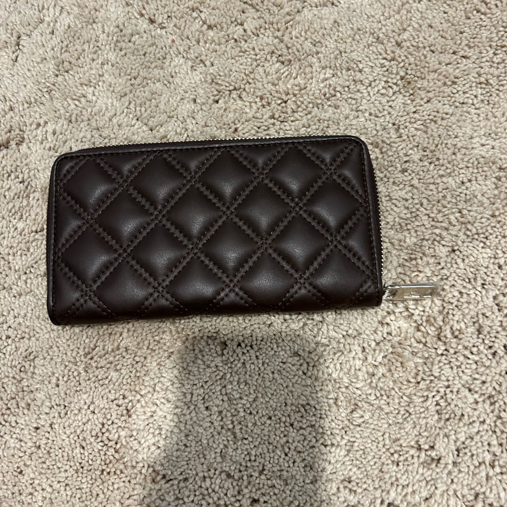 Black Quilted Leather Wallet with Zip Closure and Medium Size